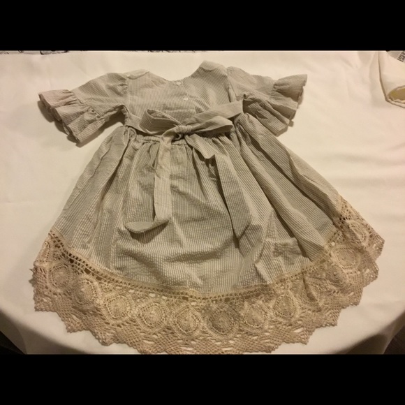 Girls Beutifull dresses - Picture 2 of 4